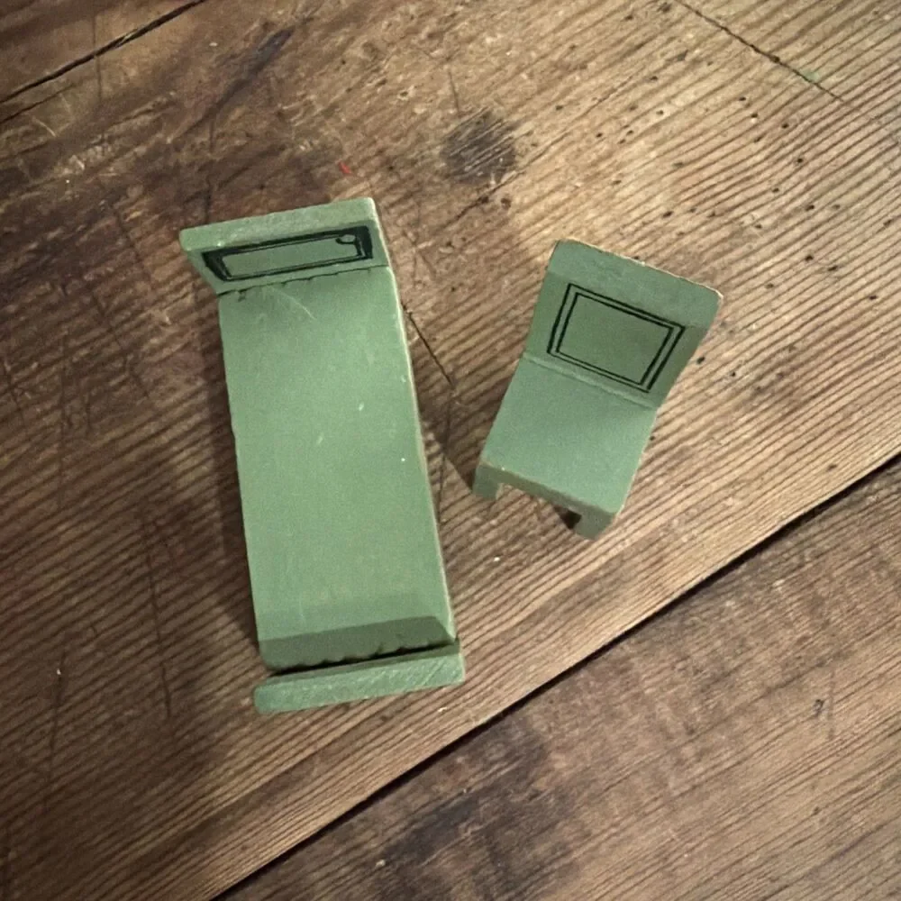 Vintage 1933 Jaymar Happy Hour Dollhouse Furniture Green Wooden Bed & Chair Arts